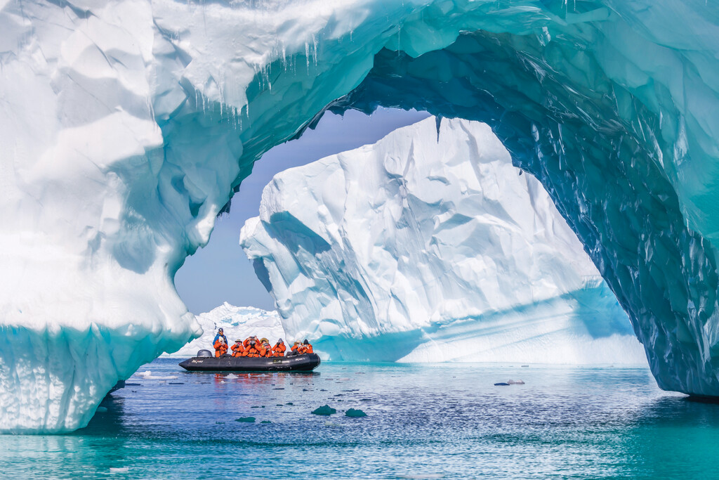 Medium RGB LEX Antarctica AP48842 2