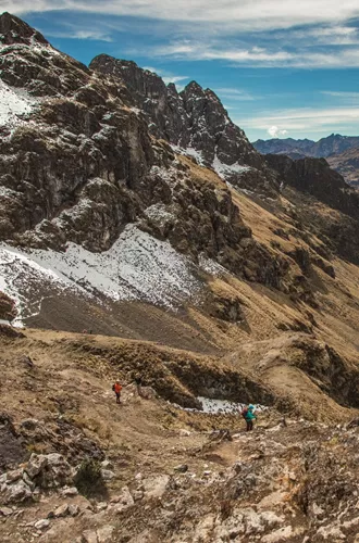 Valley with some trekkers