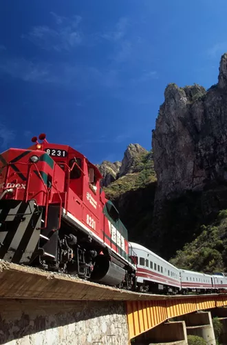 Sierra Madre Express train On Temoris Bridge