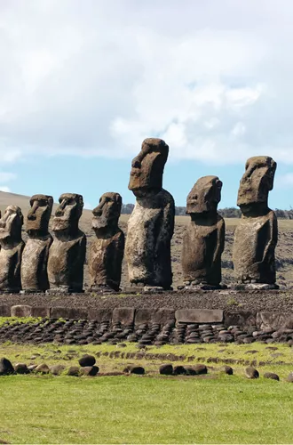 Moai statues