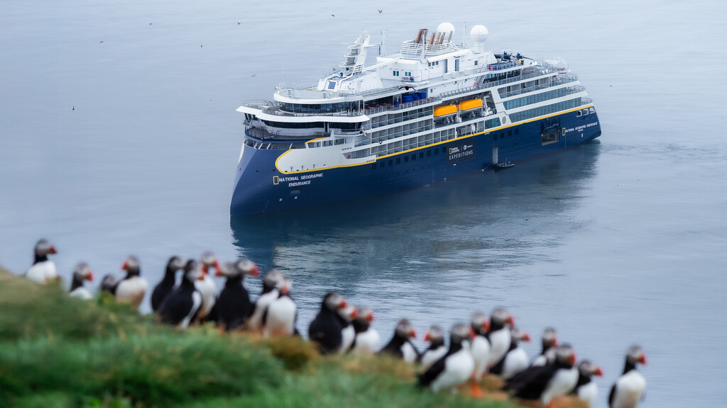 Medium RGB LEX Ship NG Endurance Exterier Iceland JVF2686