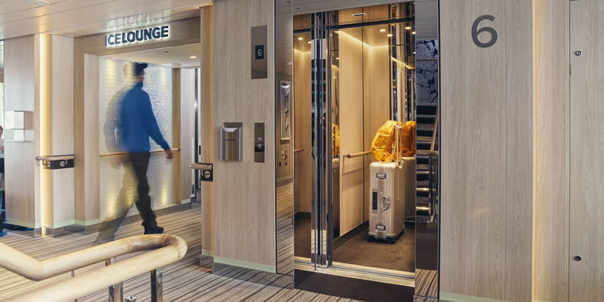 Medium RGB LEX Ship NG Endurance Resolution Interior Elevator OH2697